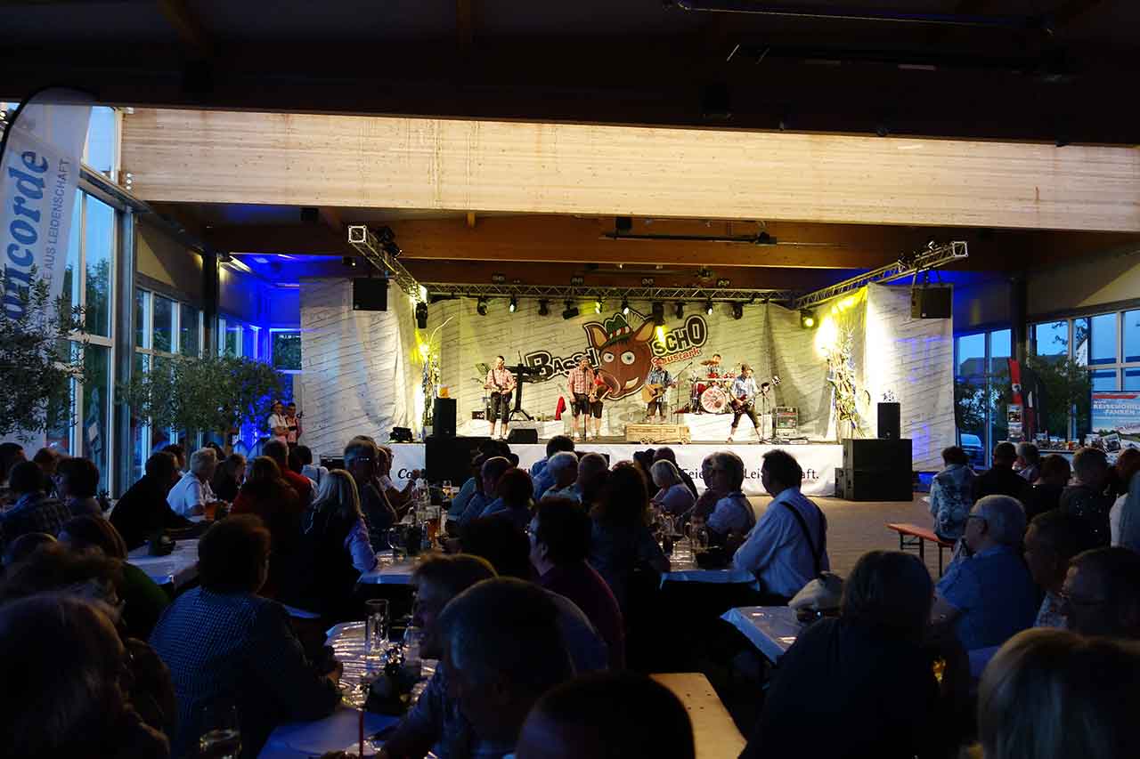 Treffen-Aschbach_Live-Musik_04_Hoss-Keramik-Versiegelung_1280x853px.jpg