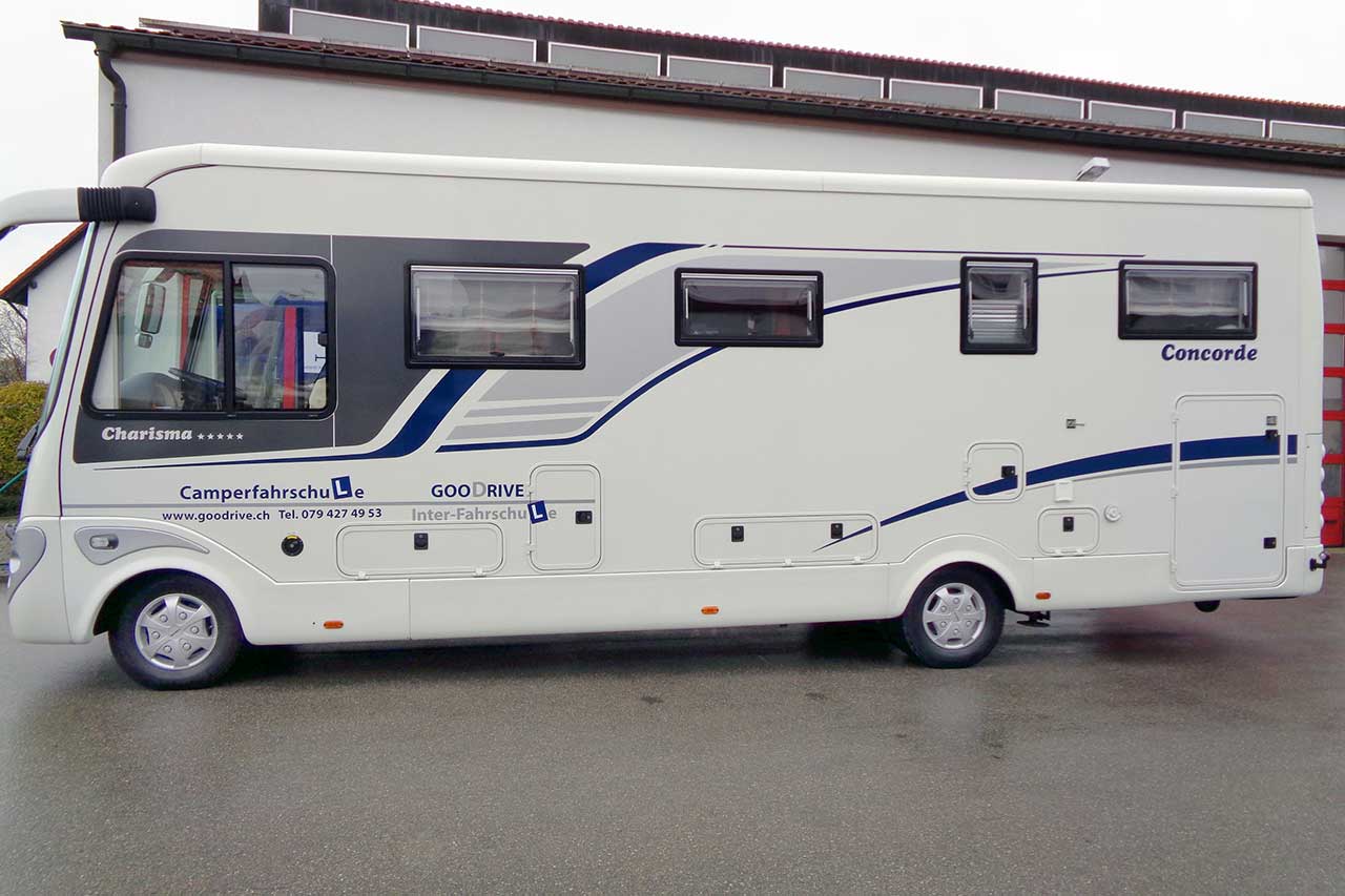 Keramikversiegelte Concorde für die Fahrschule Goodrive von der Seite