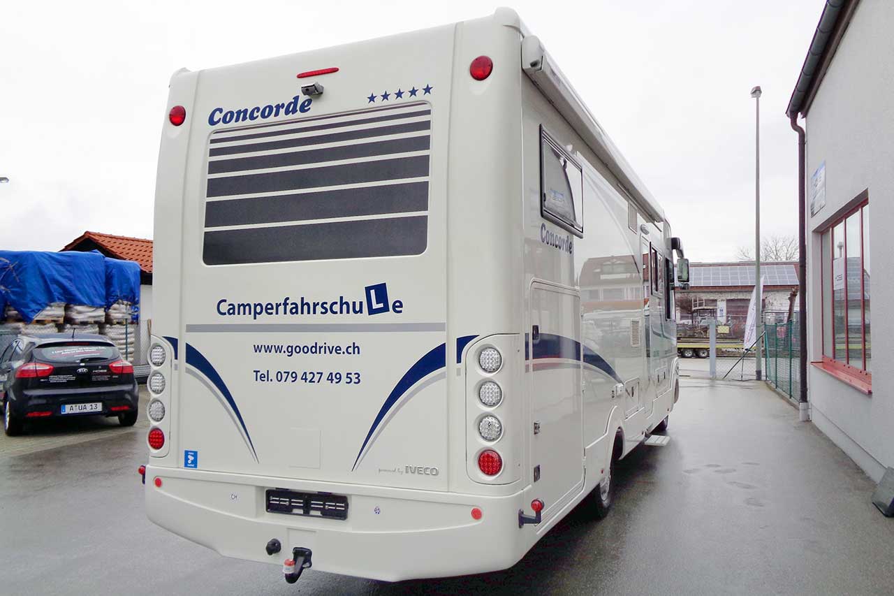 Keramikversiegelte Concorde für die Fahrschule Goodrive von hinten